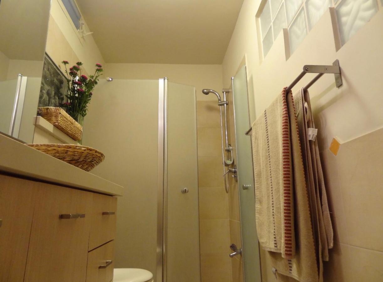 1 Or 2 Rooms With Breakfast And Parking Jerusalem Exterior photo