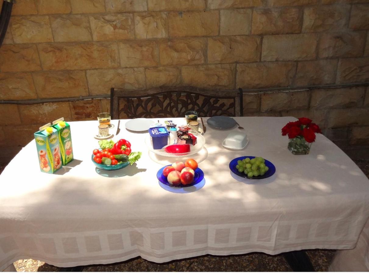 1 Or 2 Rooms With Breakfast And Parking Jerusalem Exterior photo