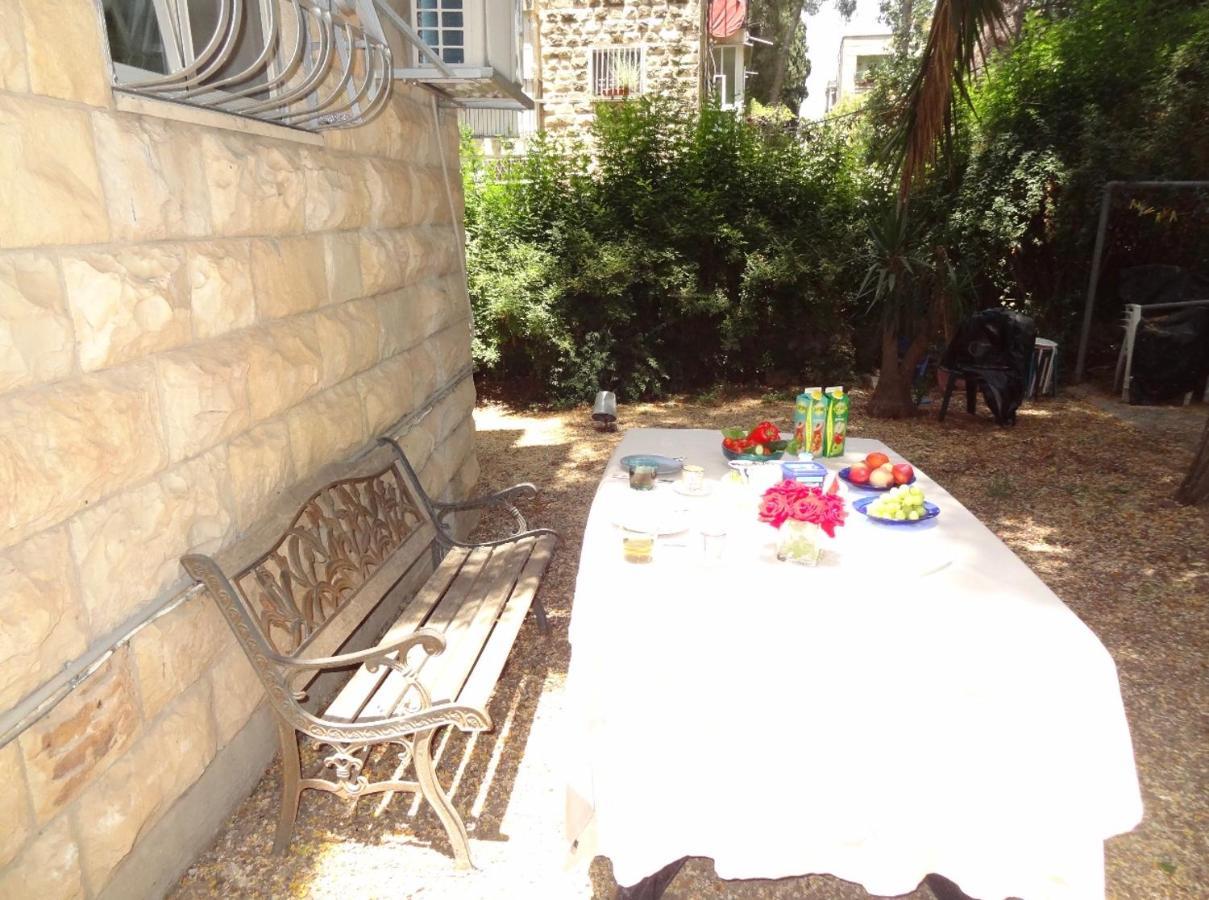 1 Or 2 Rooms With Breakfast And Parking Jerusalem Exterior photo
